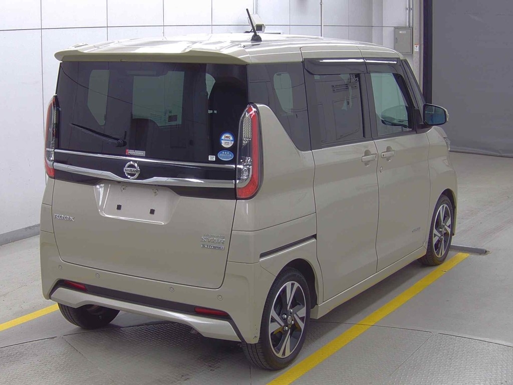 NISSAN ROOX