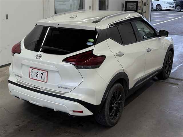 NISSAN KICKS