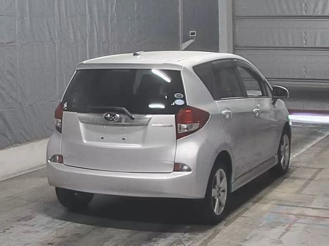 SUBARU TREZIA
