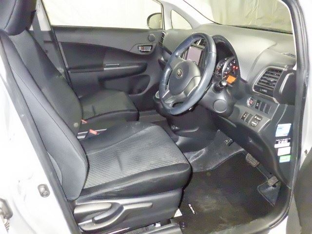 SUBARU TREZIA