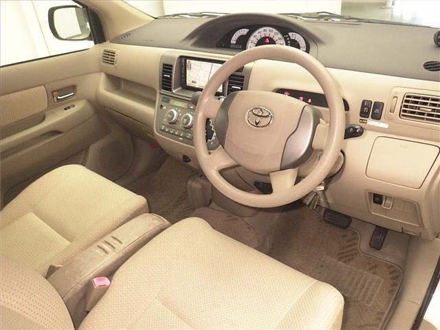 TOYOTA RAUM