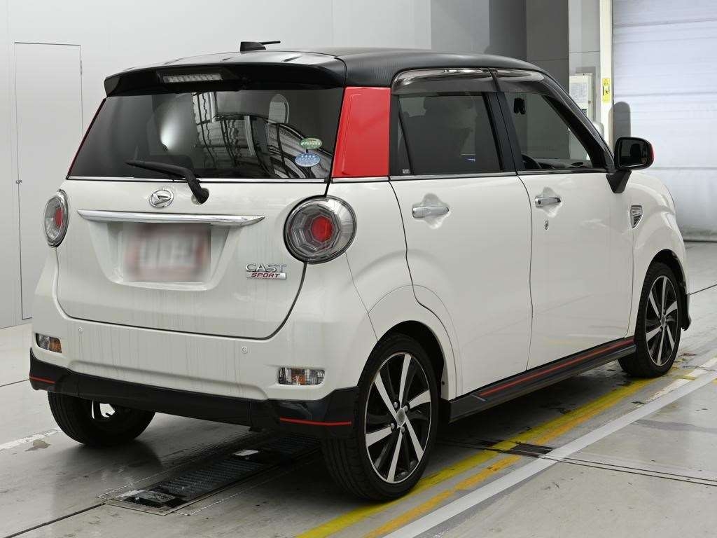 DAIHATSU CAST