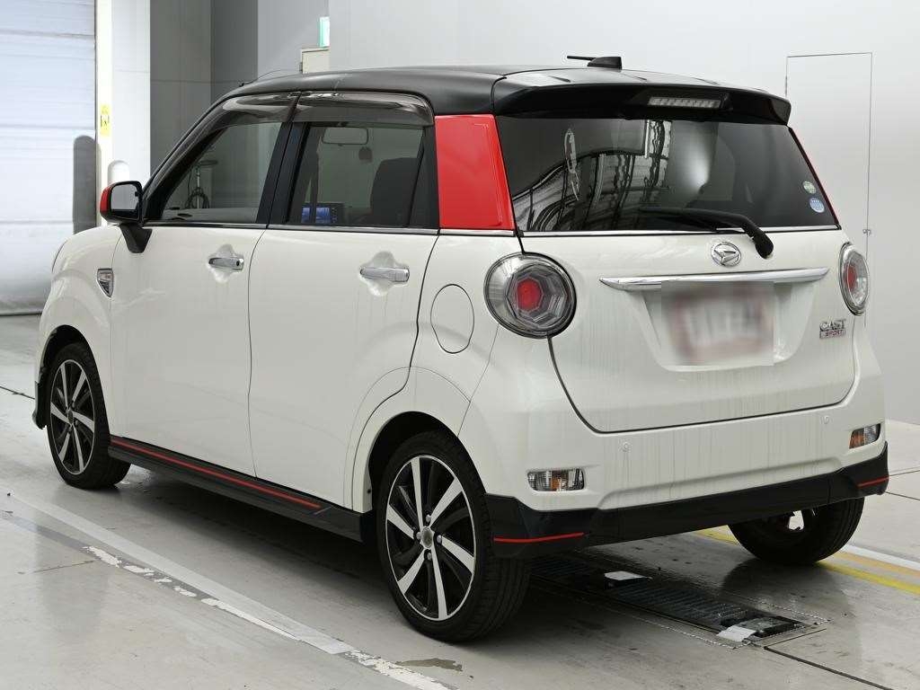 DAIHATSU CAST
