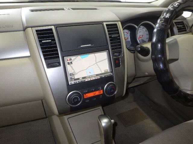 NISSAN TIIDA LATIO
