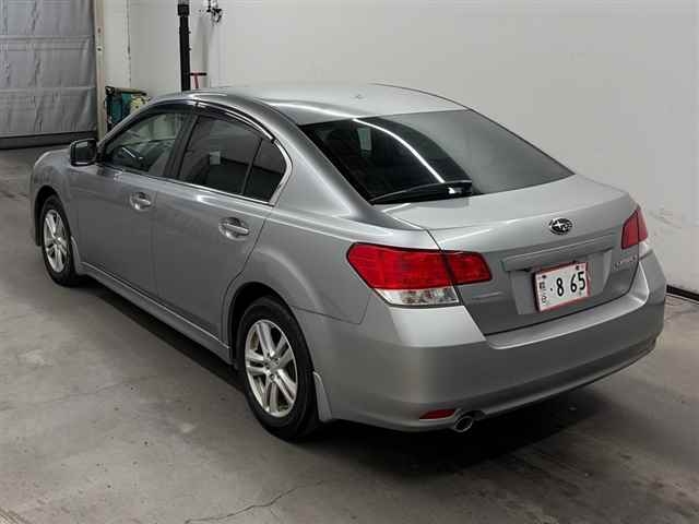 SUBARU LEGACY B4