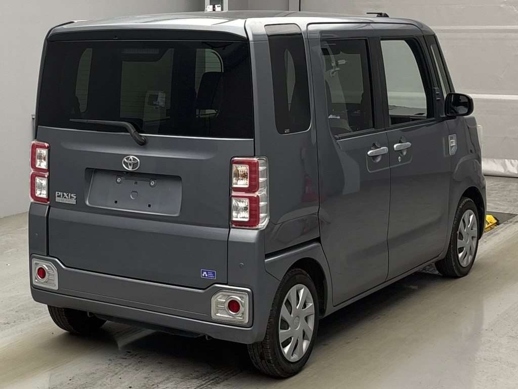 TOYOTA PIXIS MEGA