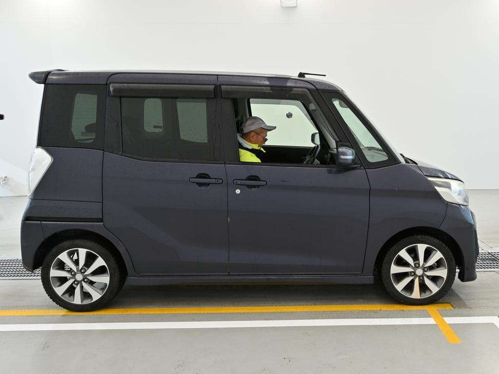 MITSUBISHI EK SPACE