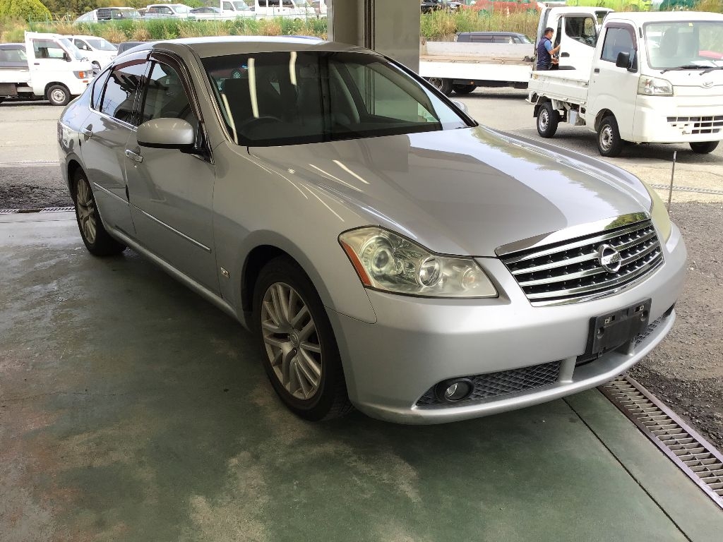 NISSAN FUGA