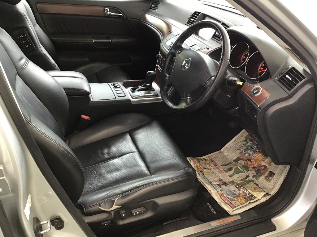 NISSAN FUGA