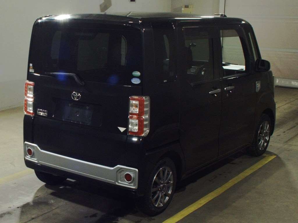 TOYOTA PIXIS MEGA