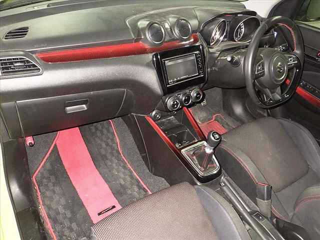 SUZUKI SWIFT