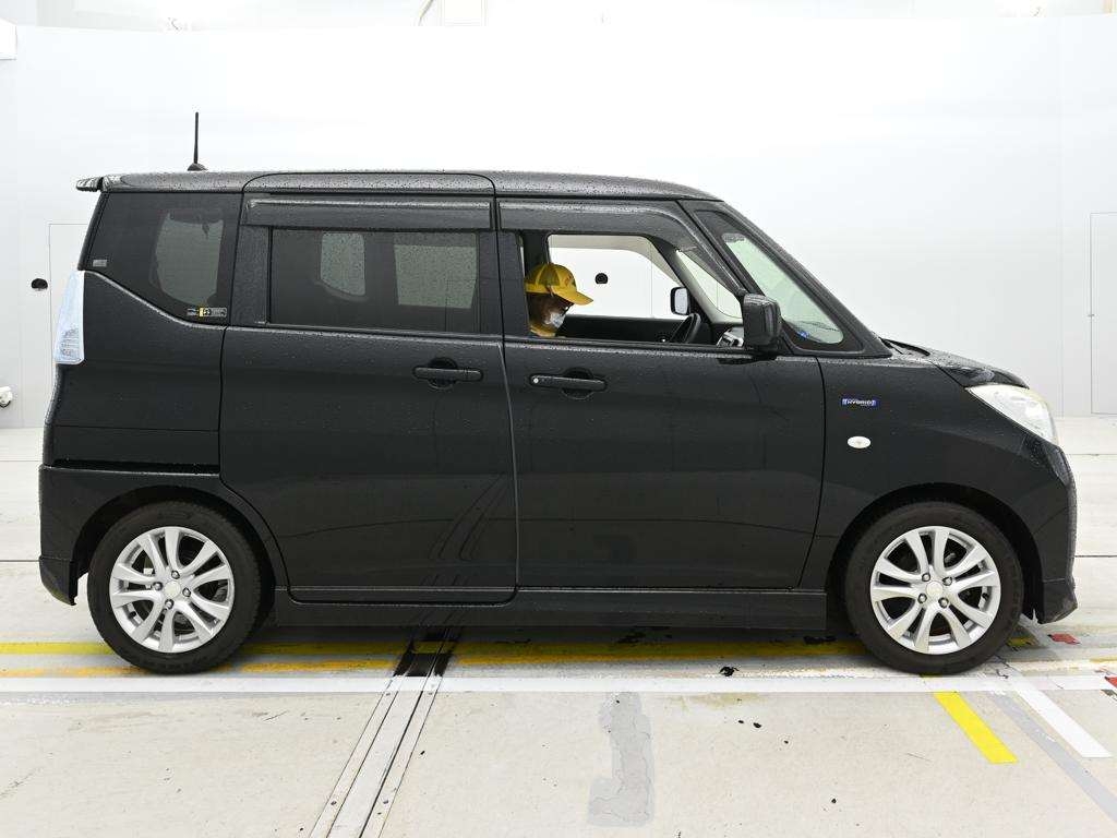 MITSUBISHI DELICA D:2