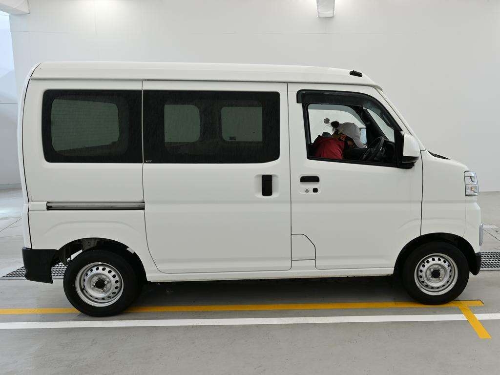 TOYOTA PIXIS VAN