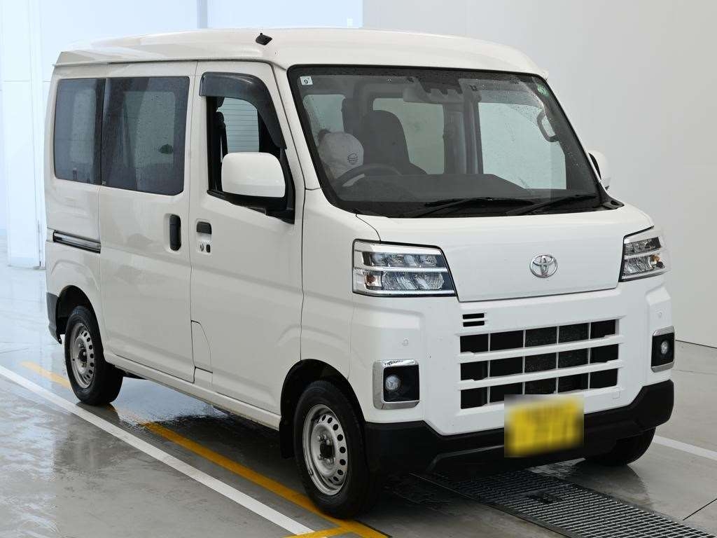TOYOTA PIXIS VAN