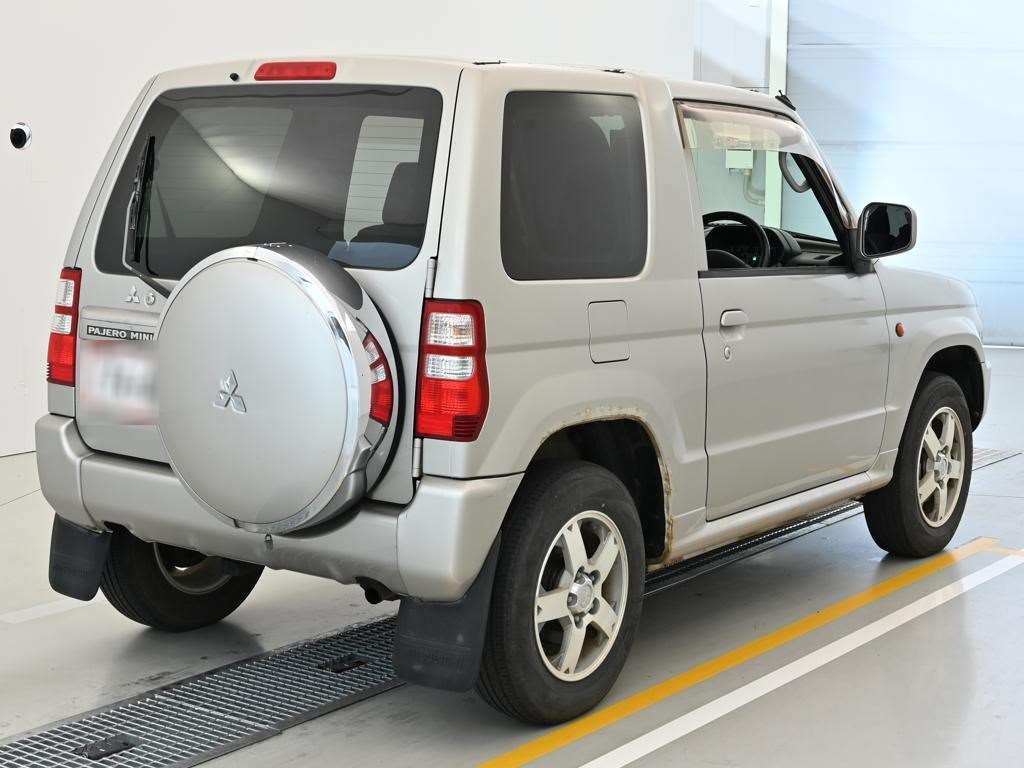 MITSUBISHI PAJERO MINI