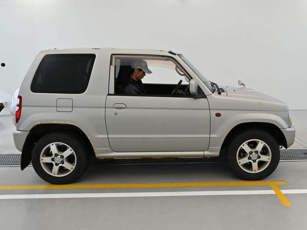 MITSUBISHI PAJERO MINI
