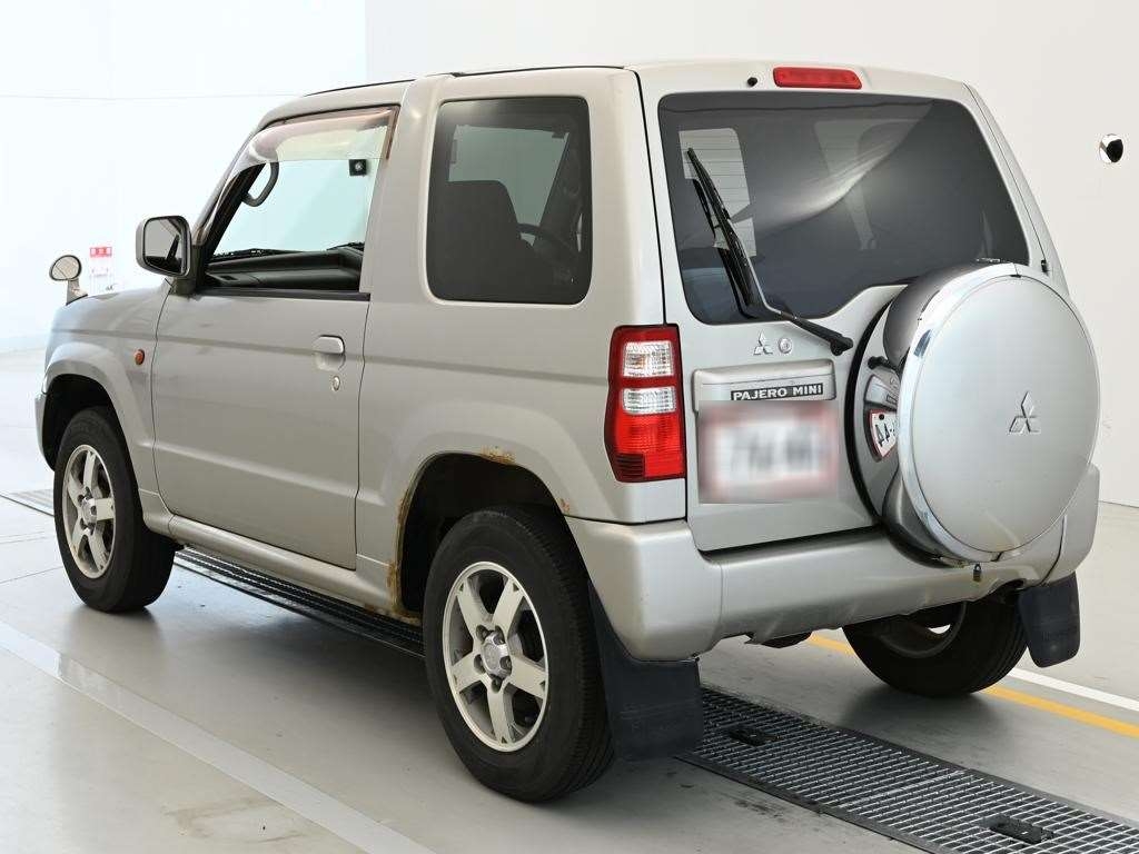 MITSUBISHI PAJERO MINI