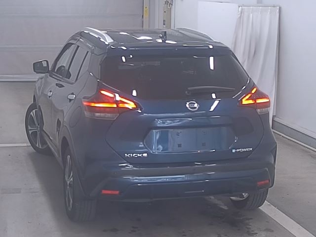 NISSAN KICKS