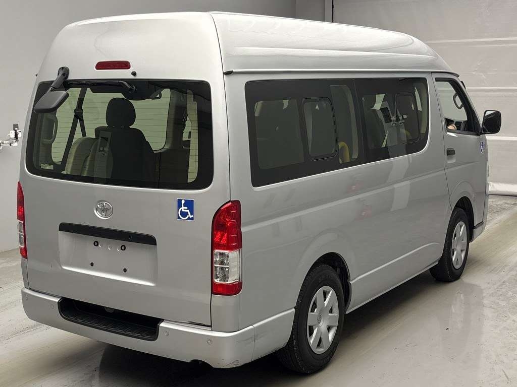 TOYOTA REGIUS ACE