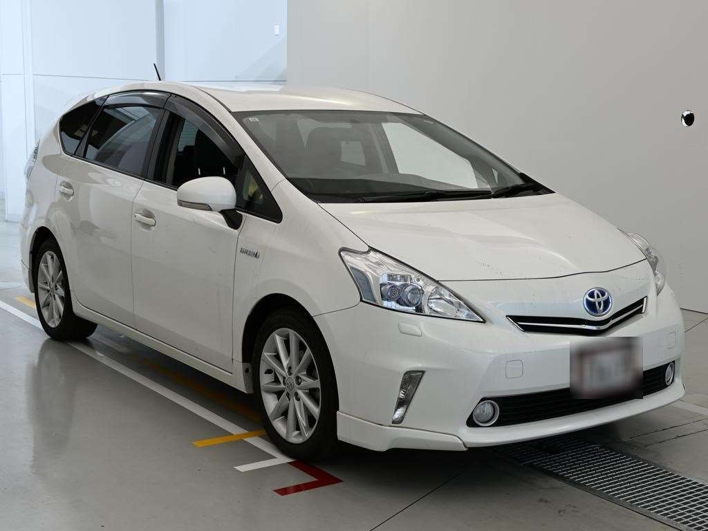 TOYOTA PRIUS ALPHA