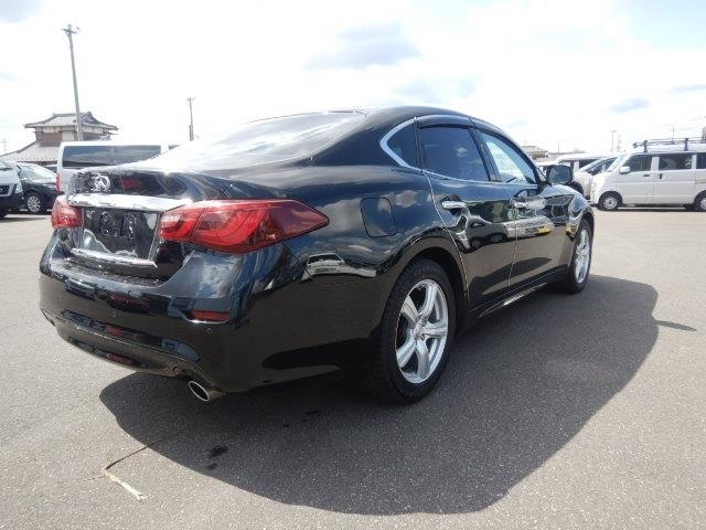 NISSAN FUGA