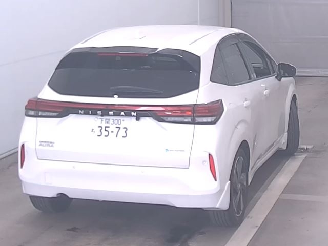 NISSAN AURA