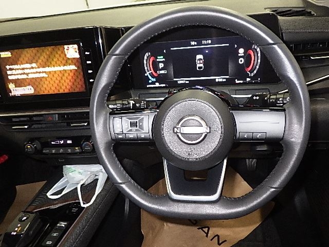 NISSAN AURA