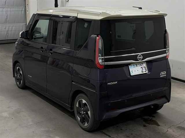 NISSAN ROOX