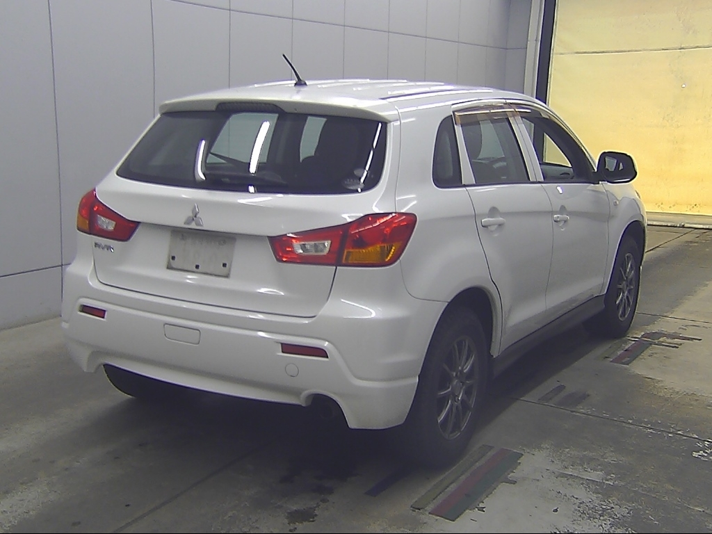 MITSUBISHI RVR