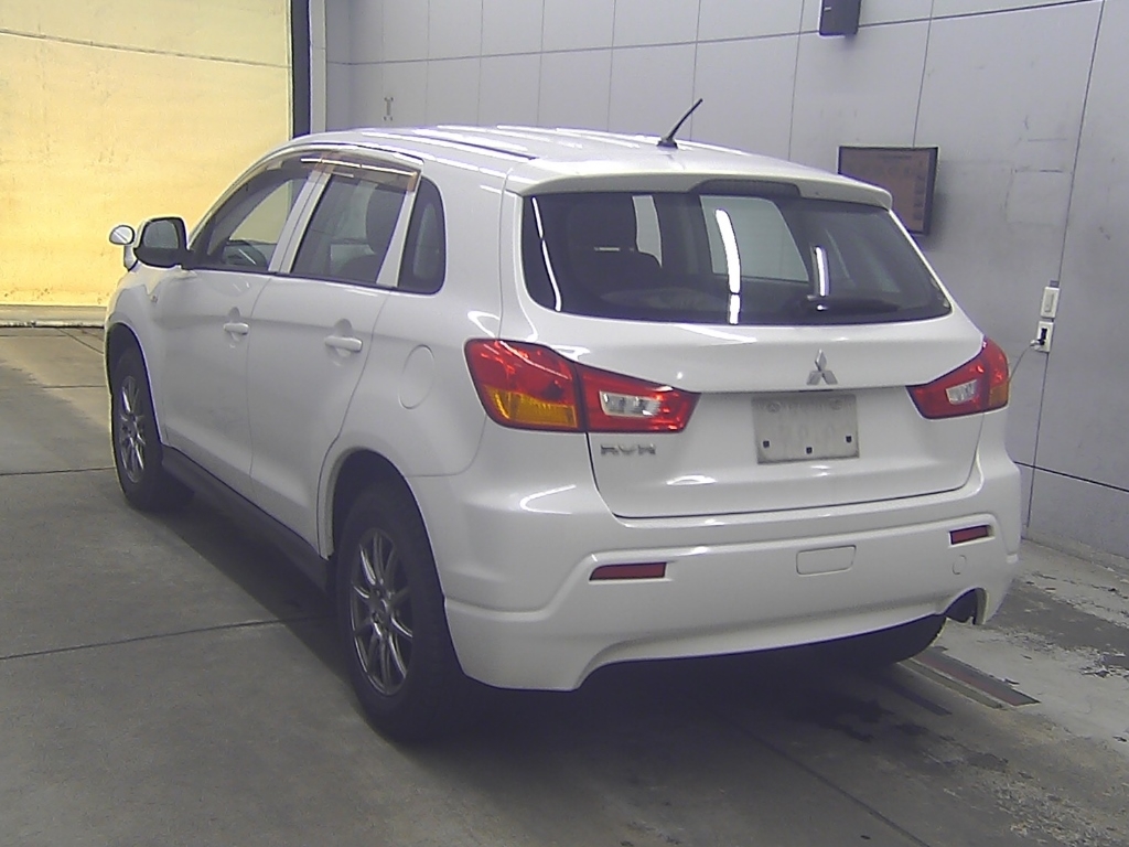 MITSUBISHI RVR