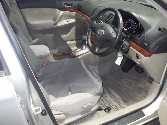 TOYOTA PREMIO