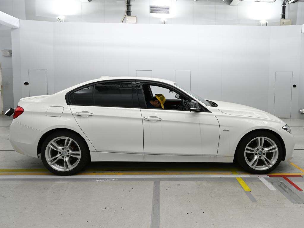 BMW 3-SERIES