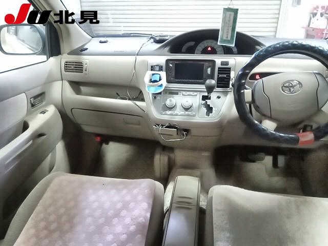 TOYOTA RAUM