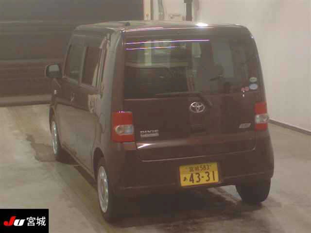 TOYOTA PIXIS SPACE