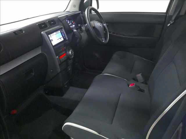 TOYOTA PIXIS SPACE