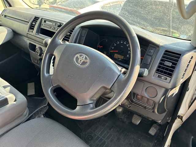 TOYOTA REGIUS ACE