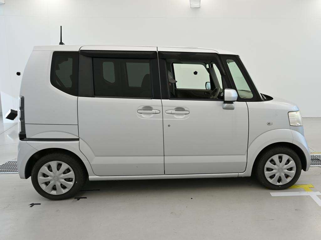HONDA N-BOX+