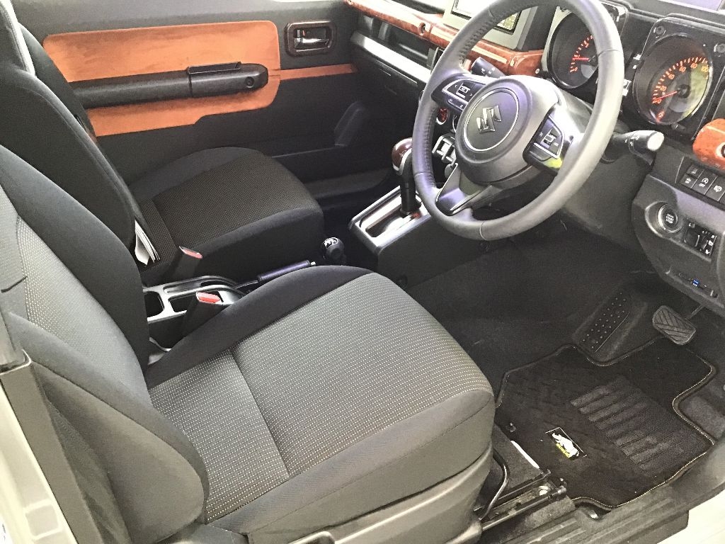 SUZUKI JIMNY SIERRA