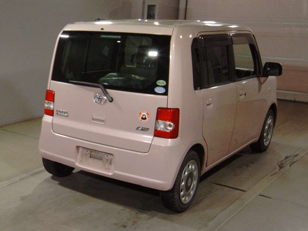 TOYOTA PIXIS SPACE
