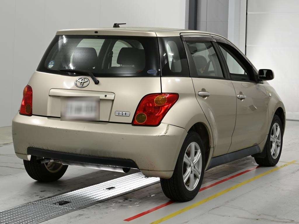 TOYOTA IST