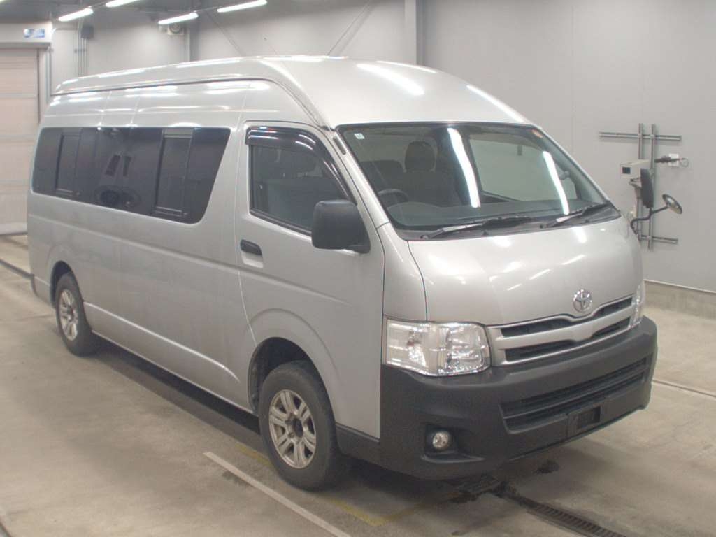 TOYOTA REGIUS ACE