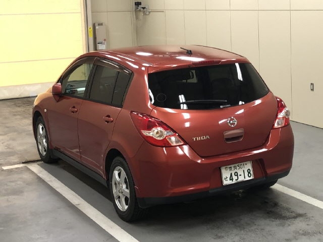 NISSAN TIIDA