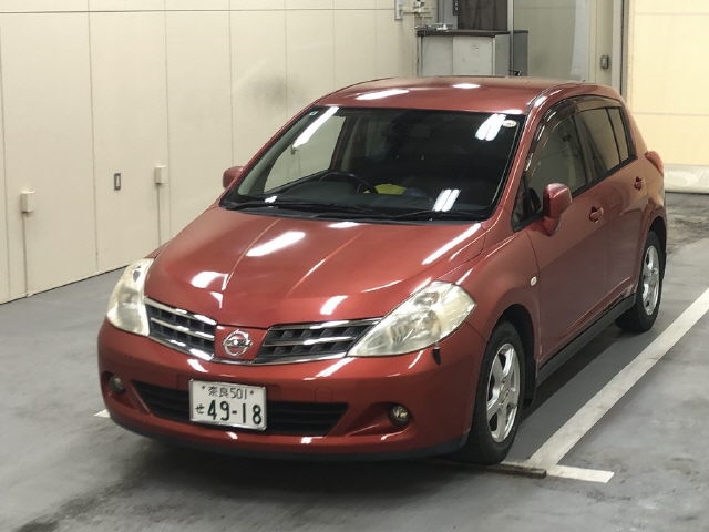 NISSAN TIIDA