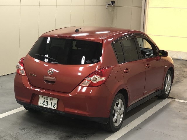NISSAN TIIDA