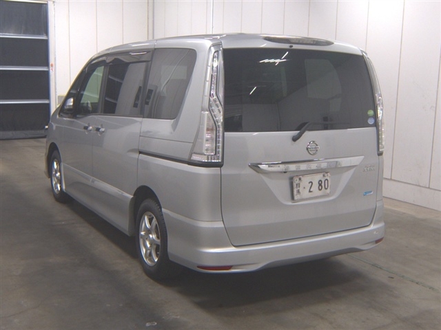 NISSAN SERENA