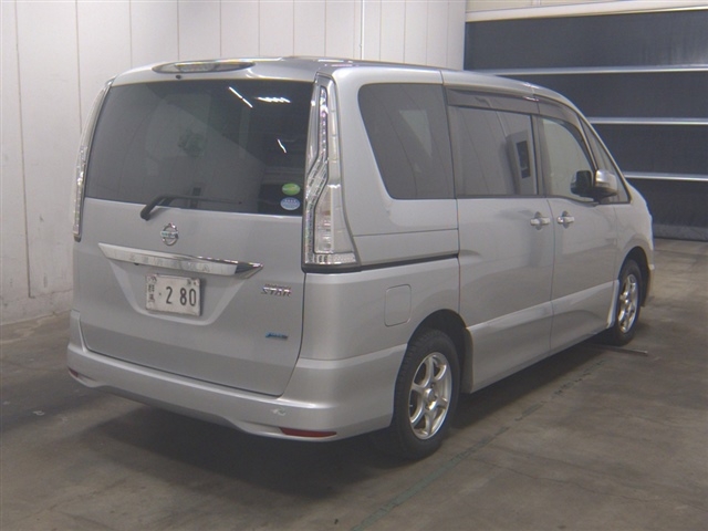 NISSAN SERENA