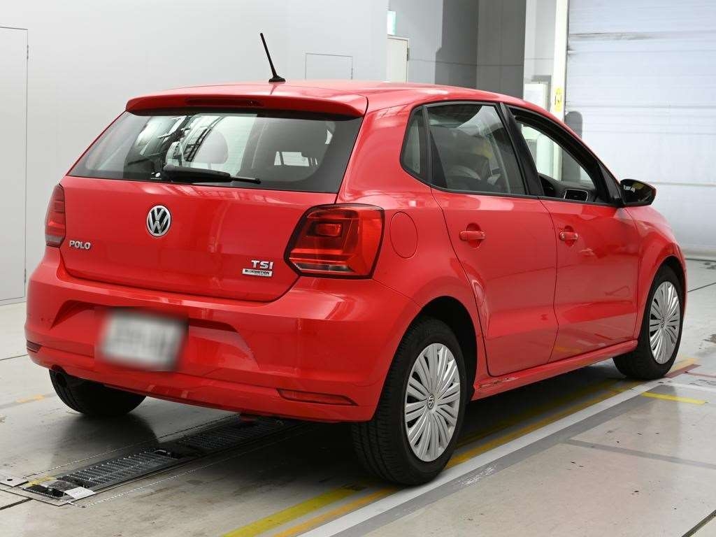VOLKSWAGEN POLO