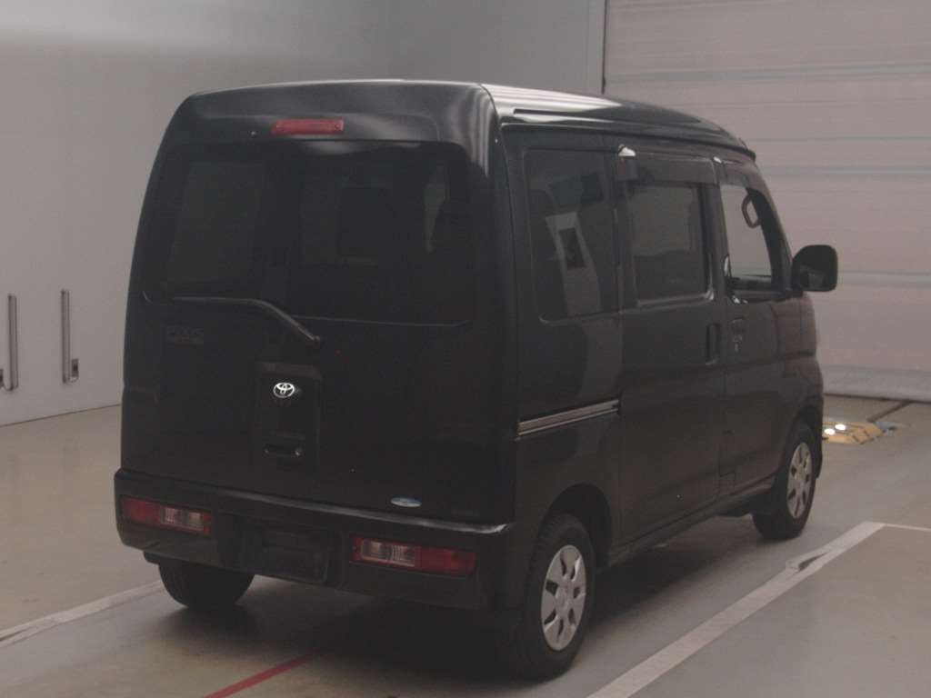 TOYOTA PIXIS VAN