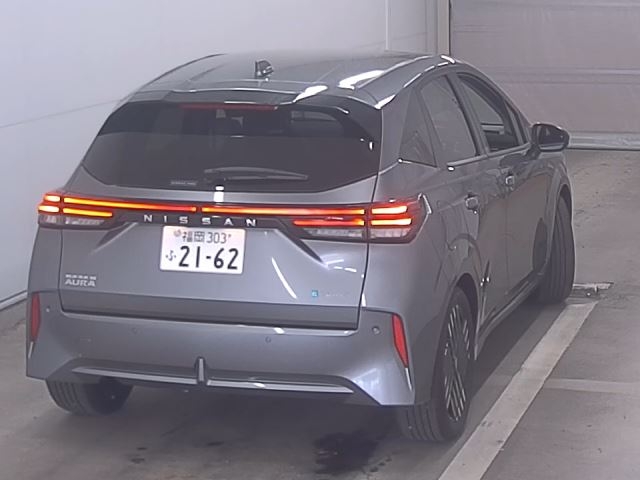 NISSAN AURA