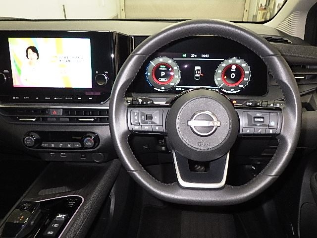 NISSAN AURA